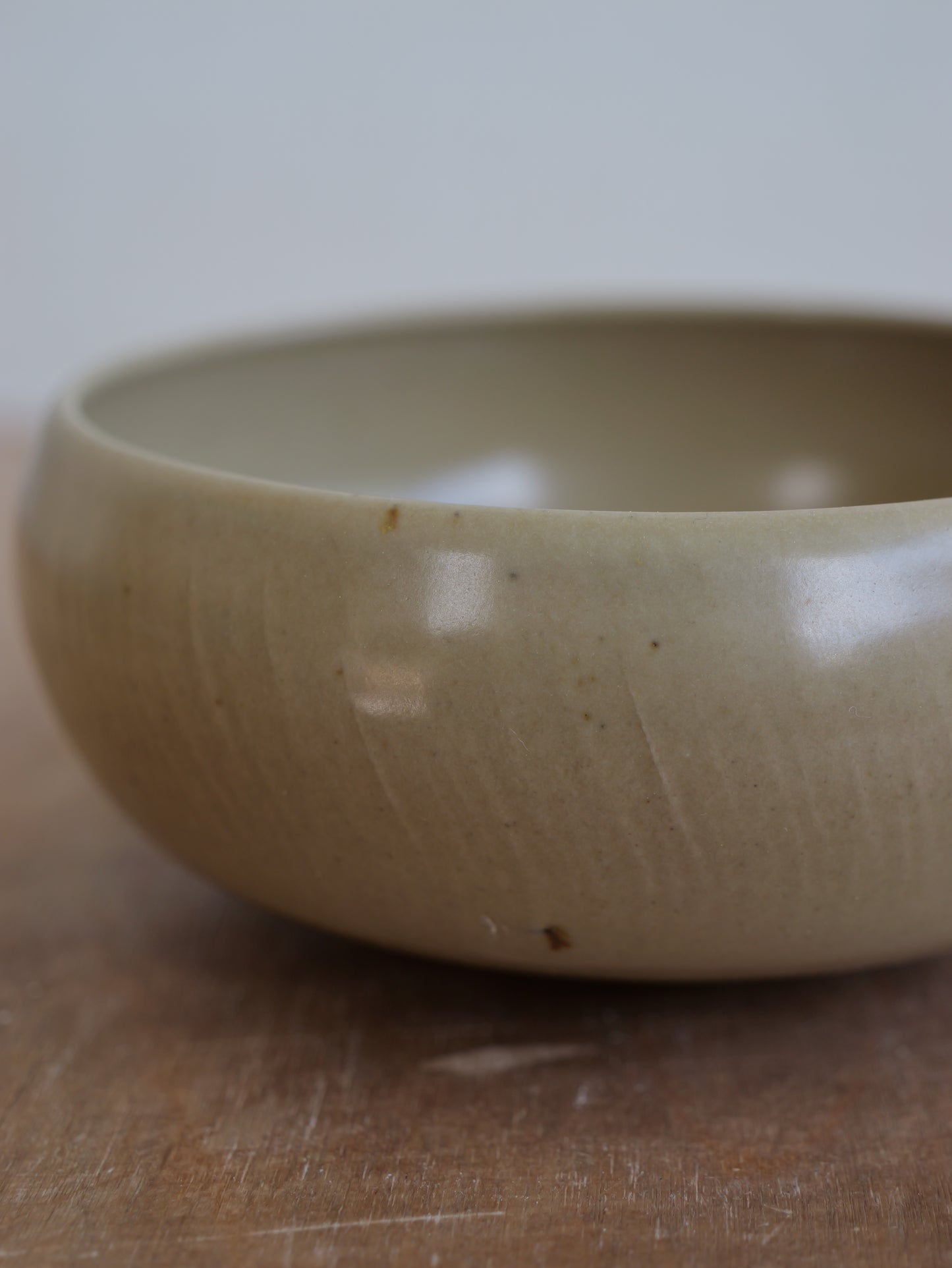 Beige speckled bowl