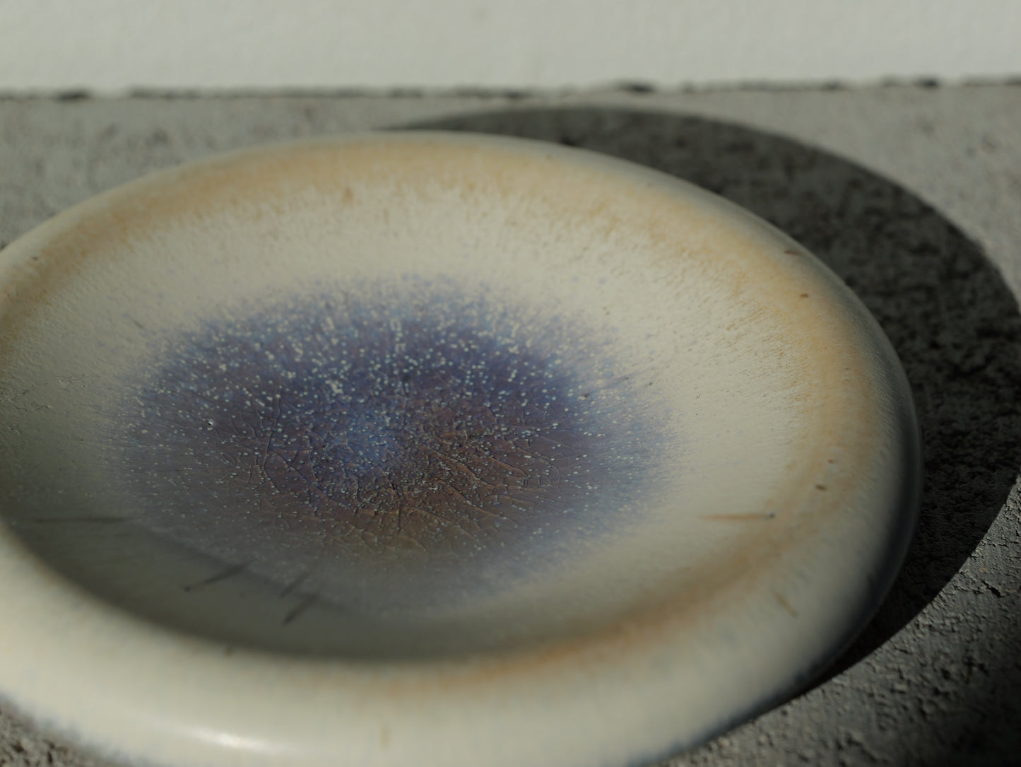 Small plate with purple-blue magic