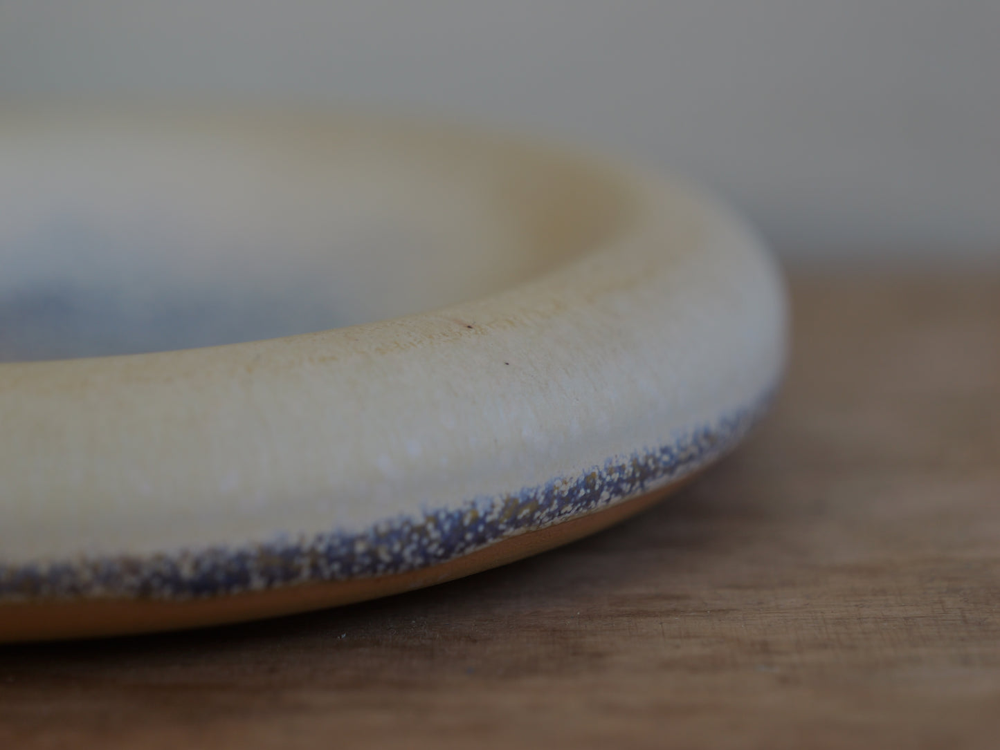 Small plate with purple-blue magic