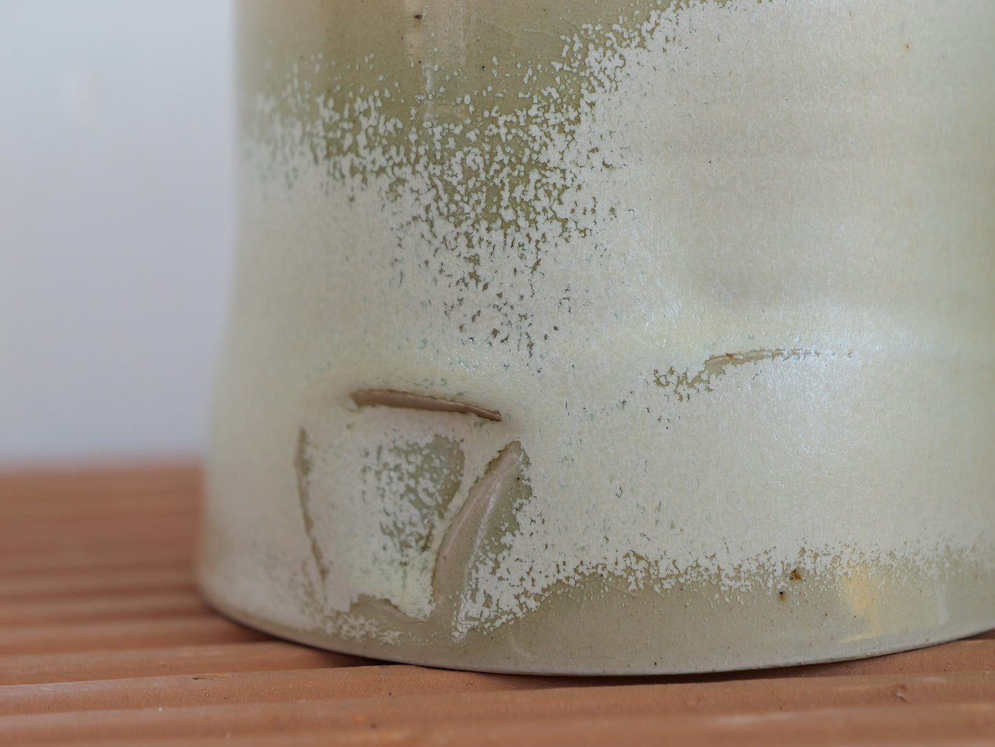 Set of two crystallised glossy/matt green whiskey cups