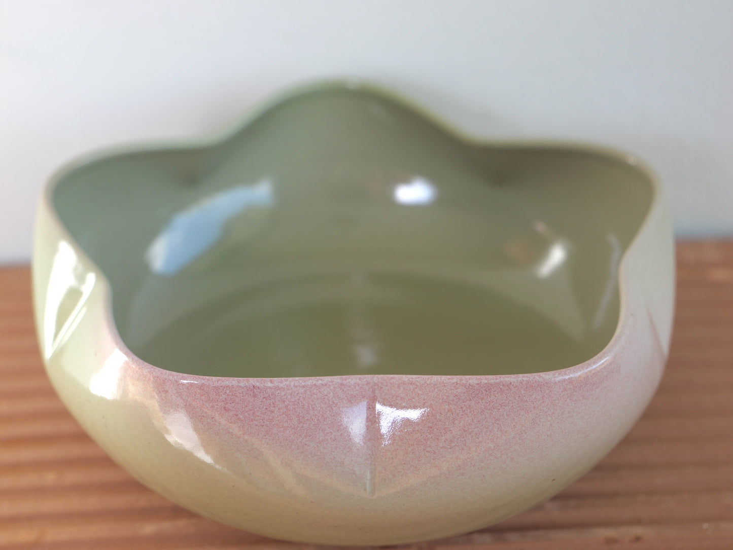 Five-petalled flower bowl (larger)