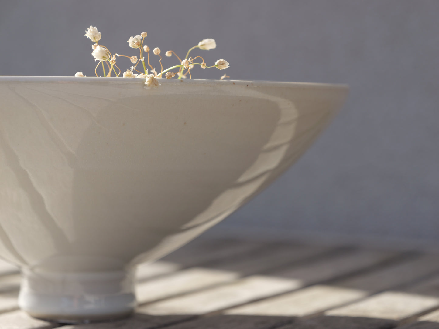 Glossy white footed bowl