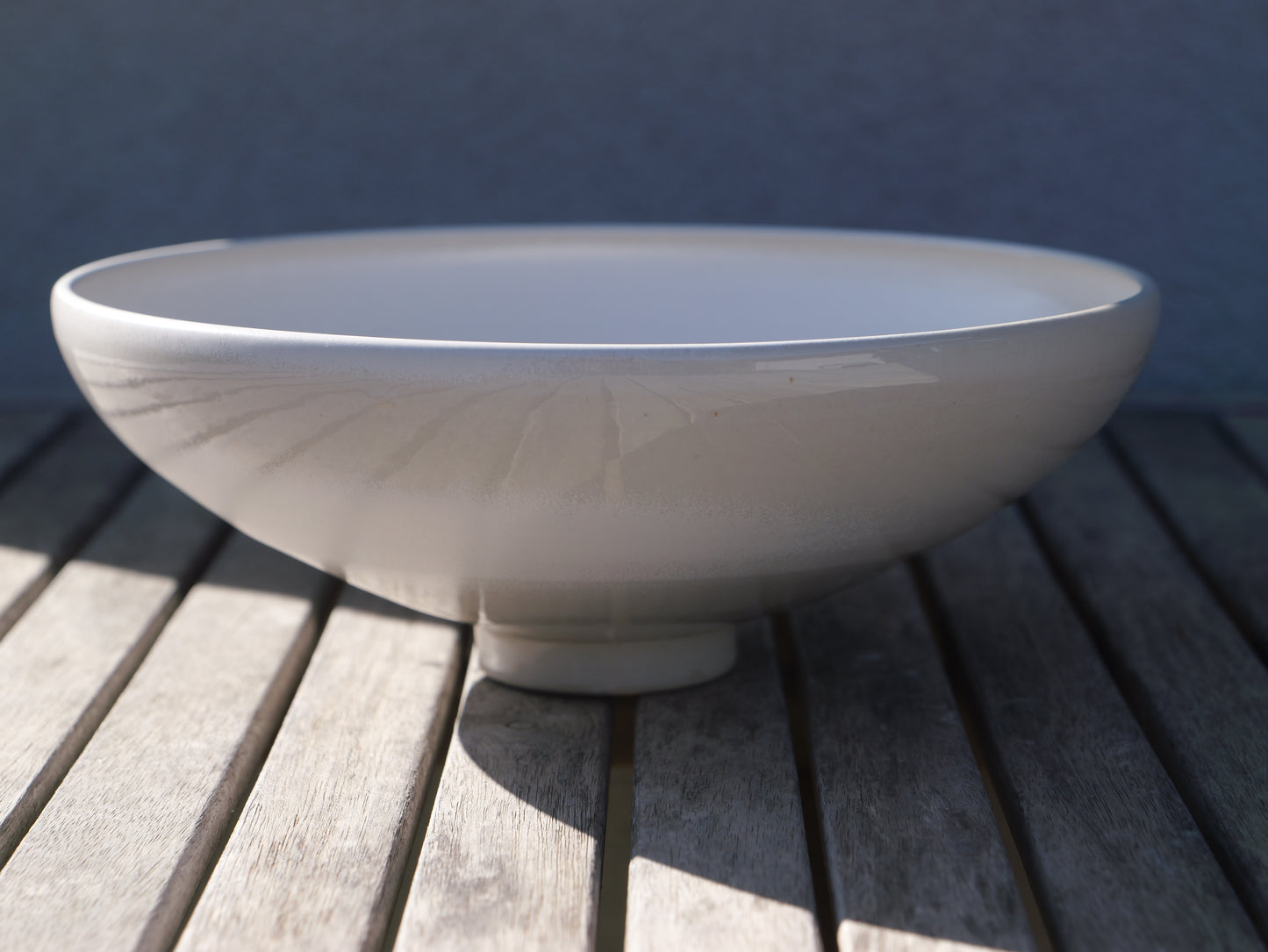 White footed low bowl
