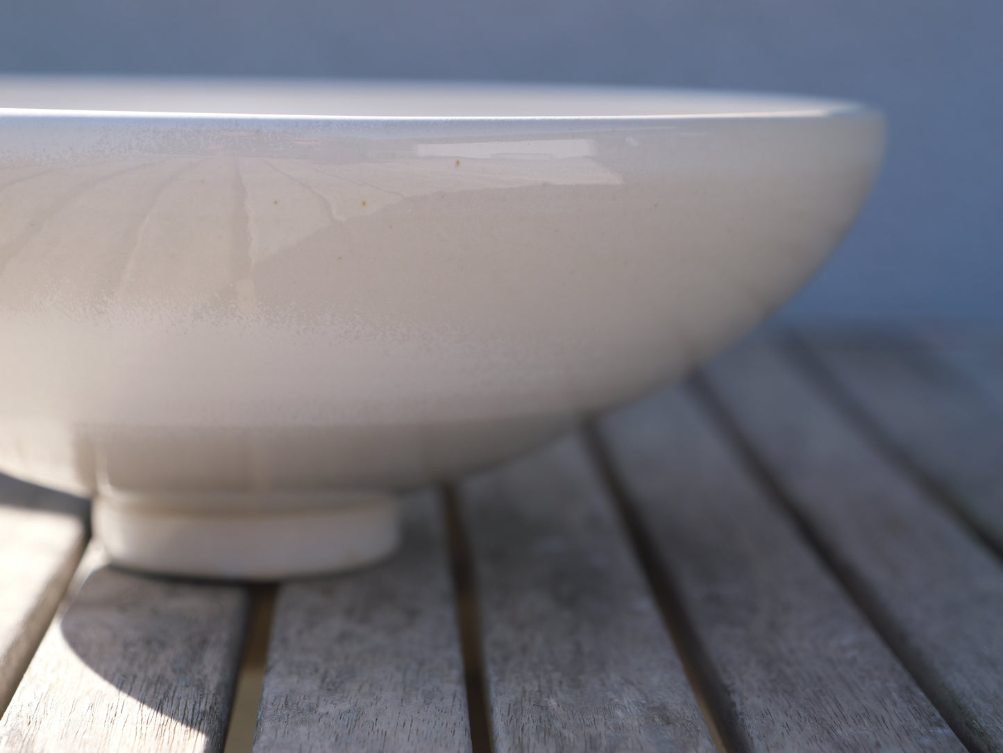 White footed low bowl